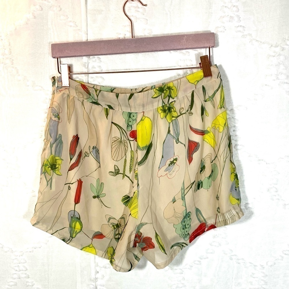 H&M chiffon floral high waisted shorts size 8